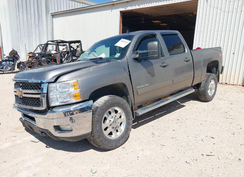 Photo 2 of 2013 Chevrolet Silverado 2500HD LT (VIN 1GC1KXCG5DF235836)
