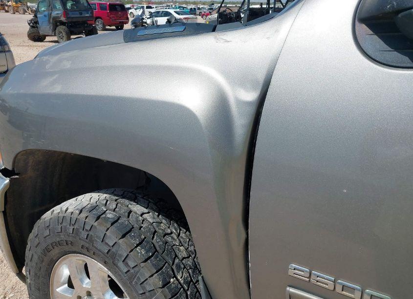 Photo 22 of 2013 Chevrolet Silverado 2500HD LT (VIN 1GC1KXCG5DF235836)