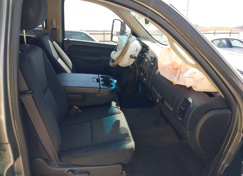 Photo 5 of 2013 Chevrolet Silverado 2500HD LT (VIN 1GC1KXCG5DF235836)