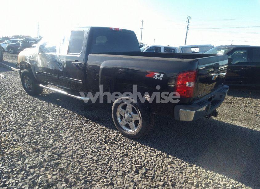 Photo 3 of 2011 Chevrolet Silverado 2500HD LT (VIN 1GC1KXCG8BF254751)