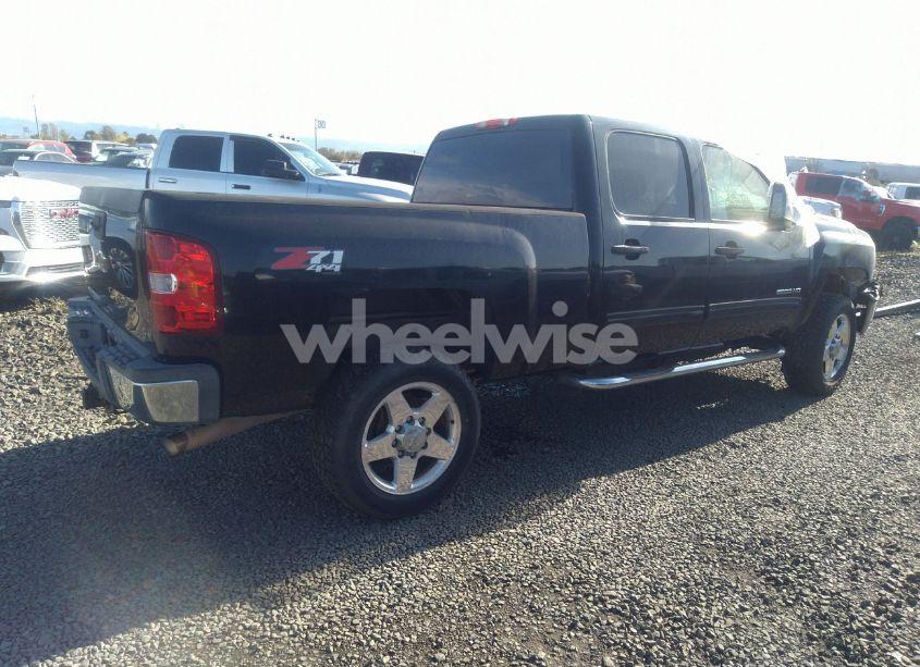 Photo 4 of 2011 Chevrolet Silverado 2500HD LT (VIN 1GC1KXCG8BF254751)