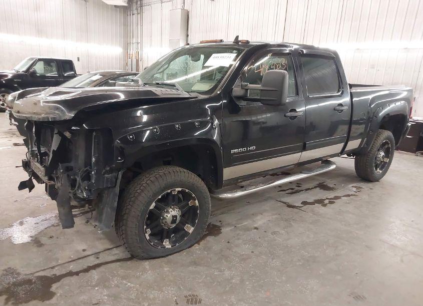 Photo 2 of 2011 Chevrolet Silverado 2500HD LT (VIN 1GC1KXCG8BF259111)