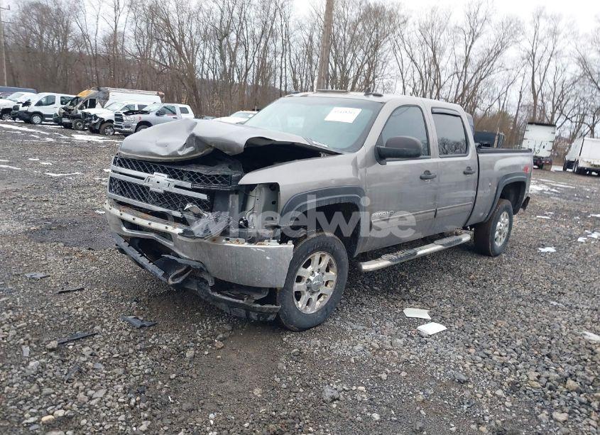 Photo 2 of 2013 Chevrolet Silverado 2500HD LT (VIN 1GC1KXCGXDF232124)
