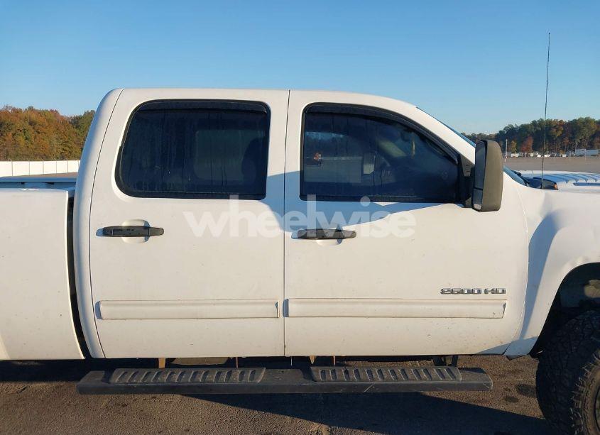 Photo 13 of 2013 Chevrolet Silverado 2500HD LT (VIN 1GC1KXE83DF180731)