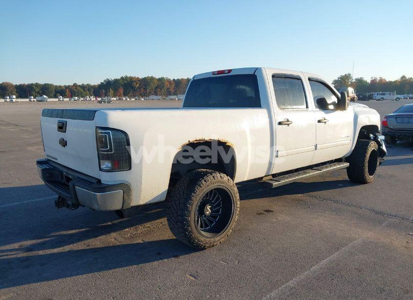 Photo 4 of 2013 Chevrolet Silverado 2500HD LT (VIN 1GC1KXE83DF180731)
