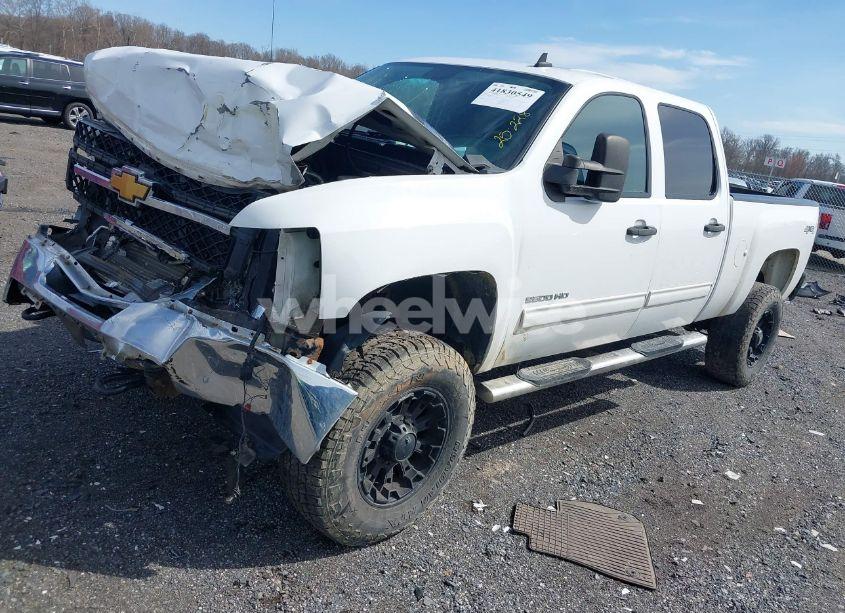 Photo 2 of 2014 Chevrolet Silverado 2500HD LT (VIN 1GC1KXE83EF156026)