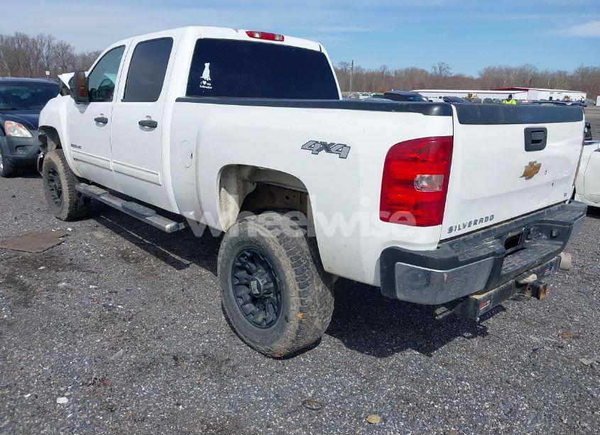 Photo 3 of 2014 Chevrolet Silverado 2500HD LT (VIN 1GC1KXE83EF156026)