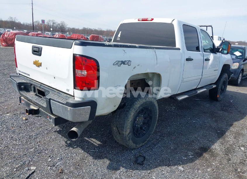 Photo 4 of 2014 Chevrolet Silverado 2500HD LT (VIN 1GC1KXE83EF156026)