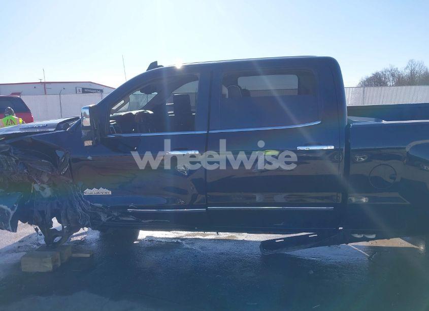 Photo 15 of 2015 Chevrolet Silverado 2500HD HIGH COUNTRY (VIN 1GC1KXE85FF664886)