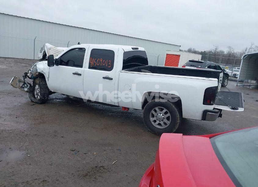 Photo 3 of 2011 Chevrolet Silverado 2500HD LT (VIN 1GC1KXE86BF186651)