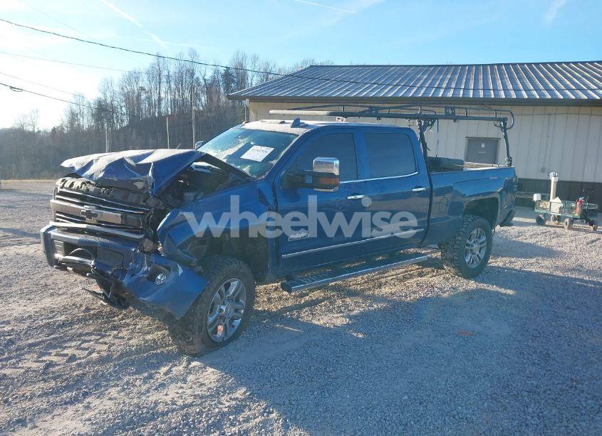 Photo 2 of 2015 Chevrolet Silverado 2500HD HIGH COUNTRY (VIN 1GC1KXE86FF563162)
