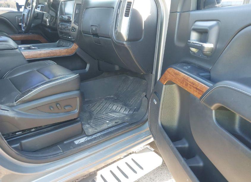 Photo 5 of 2017 Chevrolet Silverado 2500HD HIGH COUNTRY (VIN 1GC1KXEG0HF191117)