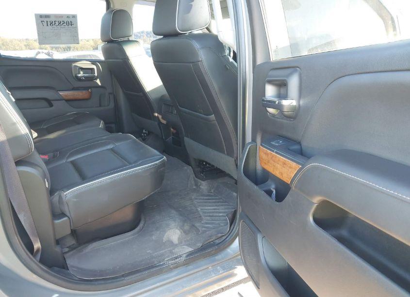 Photo 8 of 2017 Chevrolet Silverado 2500HD HIGH COUNTRY (VIN 1GC1KXEG0HF191117)