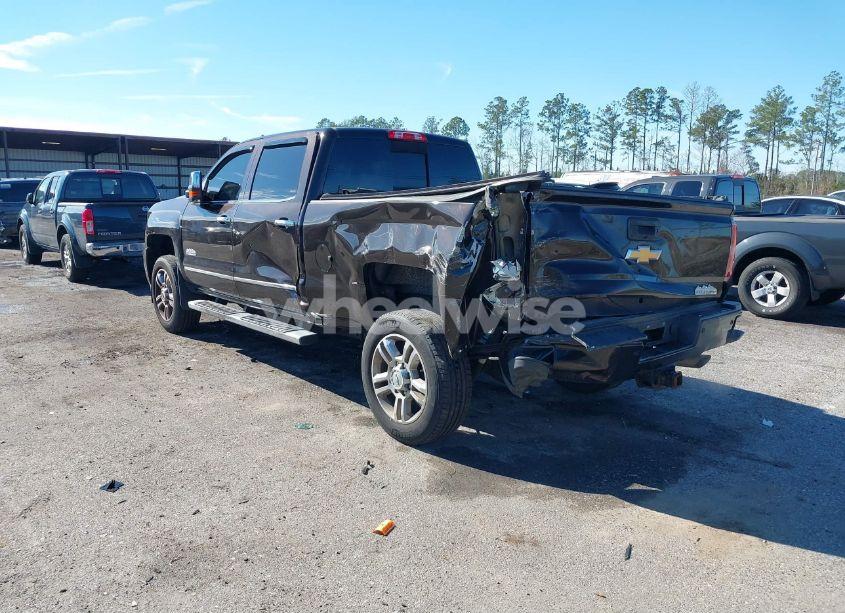 Photo 3 of 2018 Chevrolet Silverado 2500HD HIGH COUNTRY (VIN 1GC1KXEG3JF122475)