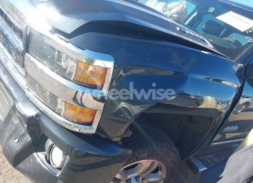 Photo 12 of 2018 Chevrolet Silverado 2500HD HIGH COUNTRY (VIN 1GC1KXEY3JF198643)