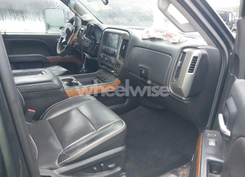 Photo 5 of 2018 Chevrolet Silverado 2500HD HIGH COUNTRY (VIN 1GC1KXEY3JF198643)