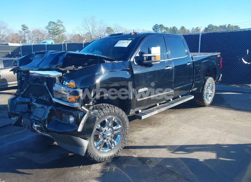 Photo 2 of 2018 Chevrolet Silverado 2500HD HIGH COUNTRY (VIN 1GC1KXEY3JF221340)
