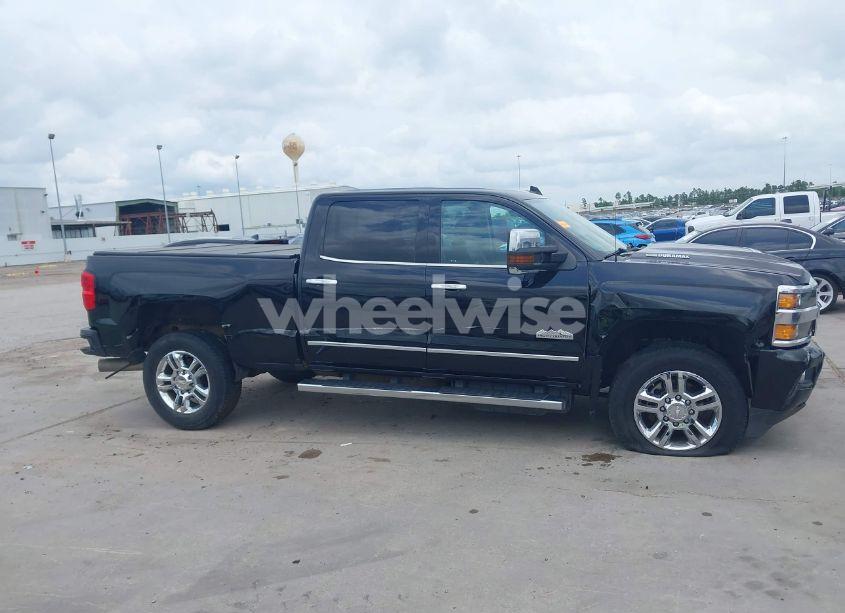 Photo 13 of 2018 Chevrolet Silverado 2500HD HIGH COUNTRY (VIN 1GC1KXEY4JF228278)