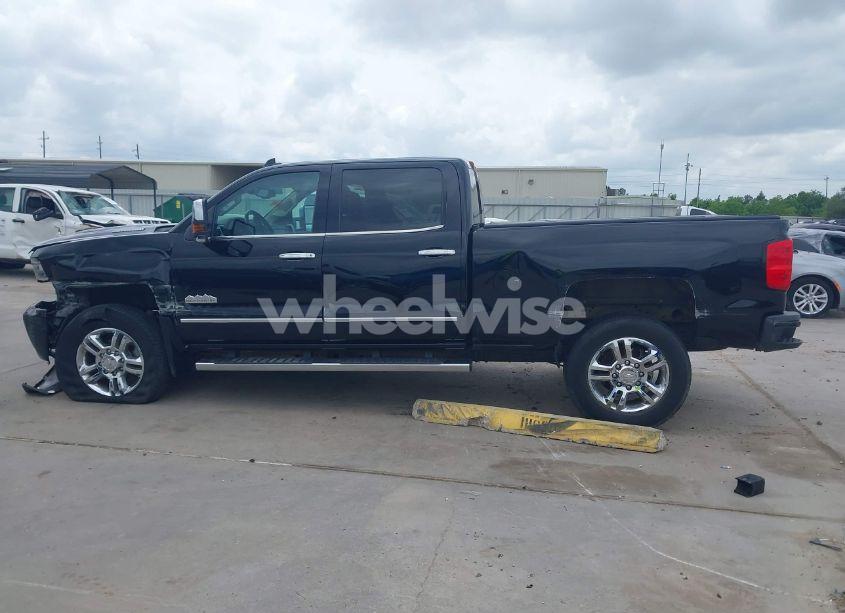 Photo 14 of 2018 Chevrolet Silverado 2500HD HIGH COUNTRY (VIN 1GC1KXEY4JF228278)