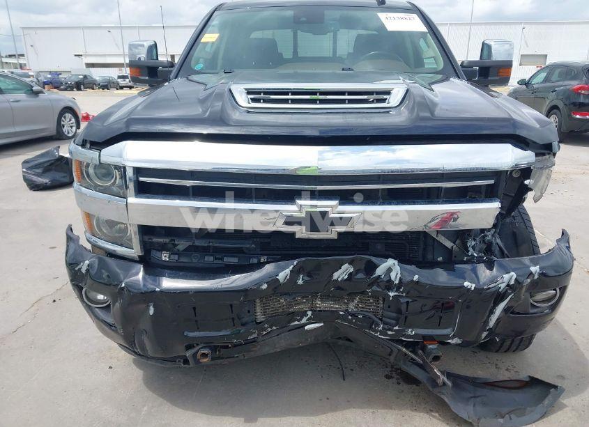 Photo 6 of 2018 Chevrolet Silverado 2500HD HIGH COUNTRY (VIN 1GC1KXEY4JF228278)