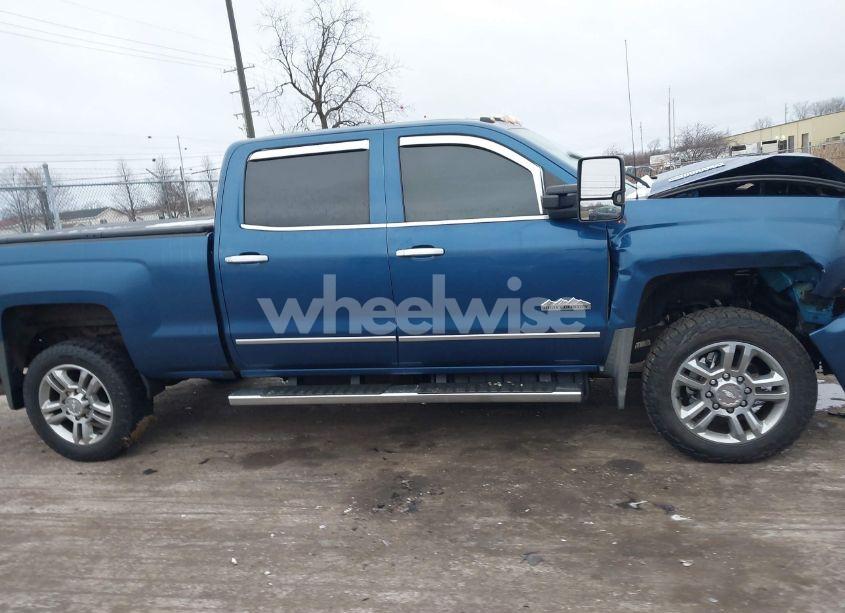 Photo 13 of 2018 Chevrolet Silverado 2500HD HIGH COUNTRY (VIN 1GC1KXEY5JF147225)