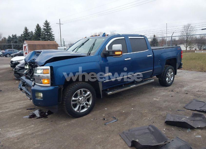 Photo 2 of 2018 Chevrolet Silverado 2500HD HIGH COUNTRY (VIN 1GC1KXEY5JF147225)