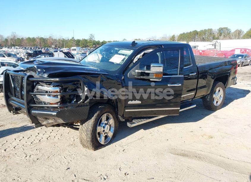 Photo 2 of 2018 Chevrolet Silverado 2500HD HIGH COUNTRY (VIN 1GC1KXEY9JF105172)