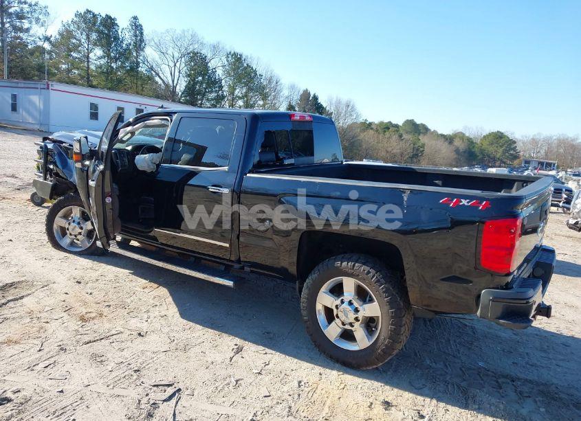 Photo 3 of 2018 Chevrolet Silverado 2500HD HIGH COUNTRY (VIN 1GC1KXEY9JF105172)