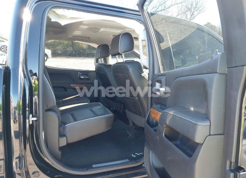 Photo 8 of 2018 Chevrolet Silverado 2500HD HIGH COUNTRY (VIN 1GC1KXEY9JF105172)