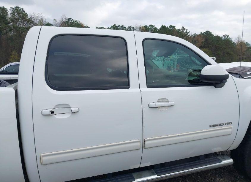 Photo 14 of 2014 Chevrolet Silverado 2500HD LTZ (VIN 1GC1KYC80EF184827)