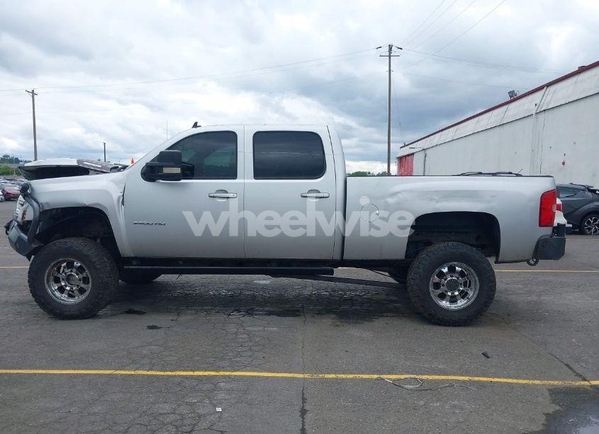 Photo 14 of 2011 Chevrolet Silverado 2500HD LTZ (VIN 1GC1KYC82BF178510)