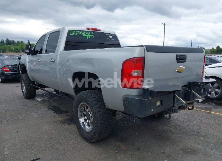 Photo 3 of 2011 Chevrolet Silverado 2500HD LTZ (VIN 1GC1KYC82BF178510)