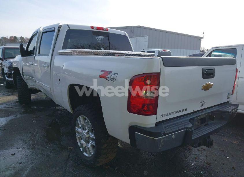 Photo 3 of 2014 Chevrolet Silverado 2500HD LTZ (VIN 1GC1KYC82EF102810)