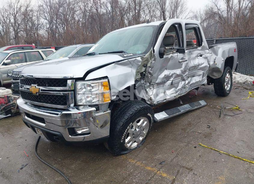 Photo 2 of 2013 Chevrolet Silverado 2500HD LTZ (VIN 1GC1KYCG4DF148189)