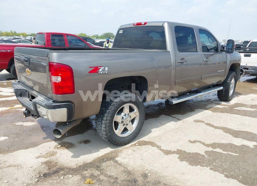 Photo 4 of 2013 Chevrolet Silverado 2500HD LTZ (VIN 1GC1KYE83DF211143)