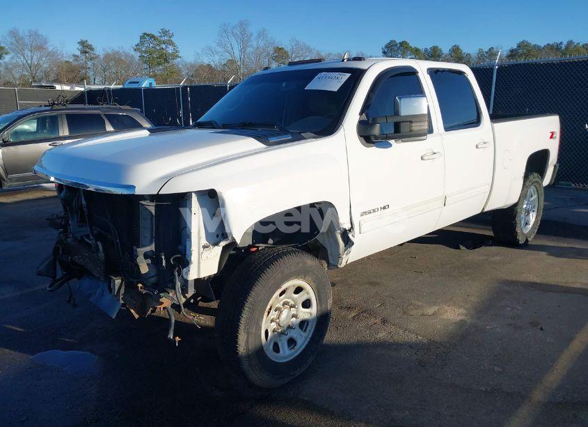 Photo 2 of 2013 Chevrolet Silverado 2500HD LTZ (VIN 1GC1KYE84DF241929)
