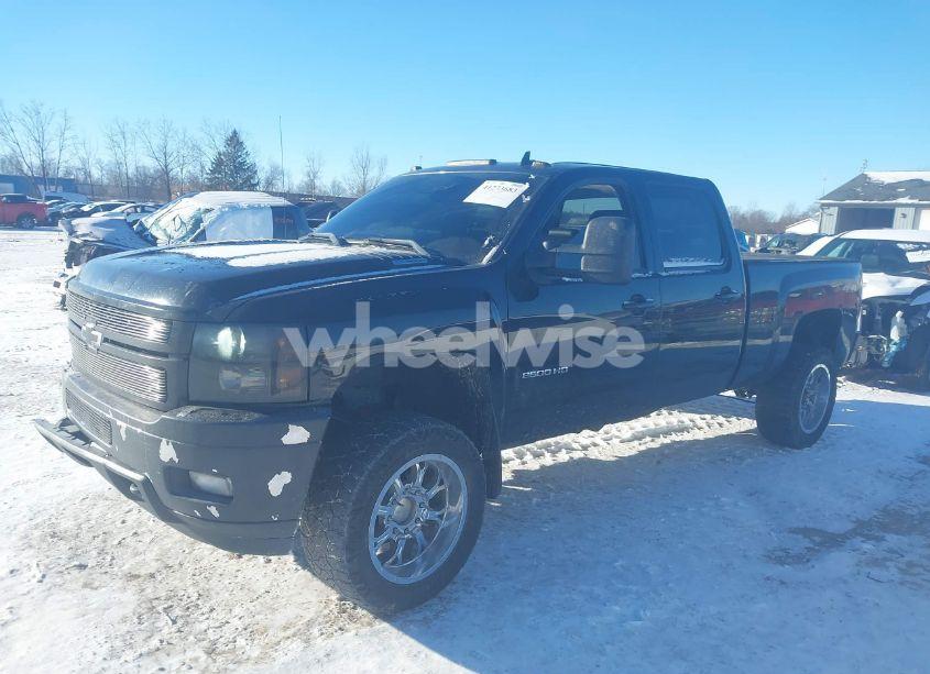 Photo 2 of 2011 Chevrolet Silverado 2500HD LTZ (VIN 1GC1KYE88BF174040)