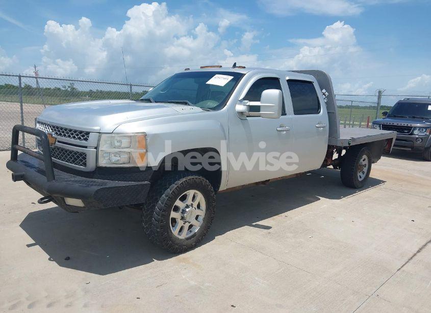 Photo 2 of 2013 Chevrolet Silverado 2500HD LTZ (VIN 1GC1KYE88DF228374)