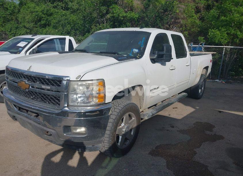 Photo 2 of 2013 Chevrolet Silverado 2500HD LTZ (VIN 1GC1KYEG8DF144031)
