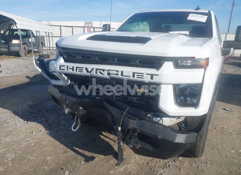 Photo 6 of 2022 Chevrolet Silverado 2500HD 4WD STANDARD BED CUSTOM (VIN 1GC1YME70NF354549)