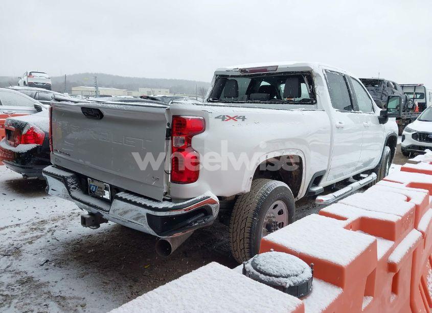 Photo 4 of 2021 Chevrolet Silverado 2500HD 4WD STANDARD BED LT (VIN 1GC1YNEY1MF314817)