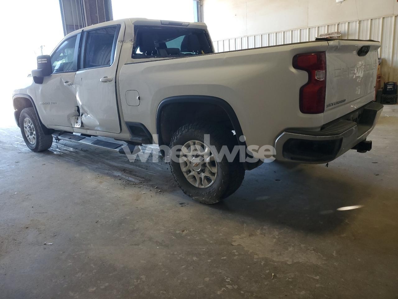 Photo 2 of 2024 CHEVROLET SILVERADO K2500 HEAVY DUTY LT (VIN 1GC1YNEY3RF245328)