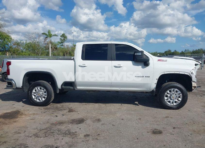 Photo 14 of 2021 Chevrolet Silverado 2500HD 4WD STANDARD BED LT (VIN 1GC1YNEY7MF271049)