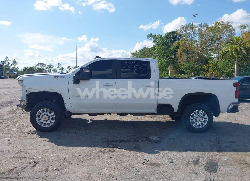 Photo 15 of 2021 Chevrolet Silverado 2500HD 4WD STANDARD BED LT (VIN 1GC1YNEY7MF271049)