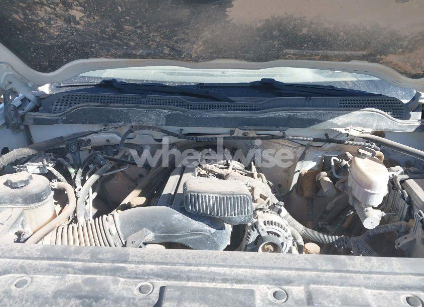 Photo 10 of 2018 Chevrolet Silverado 2500HD WT (VIN 1GC2CUEG3JZ230478)