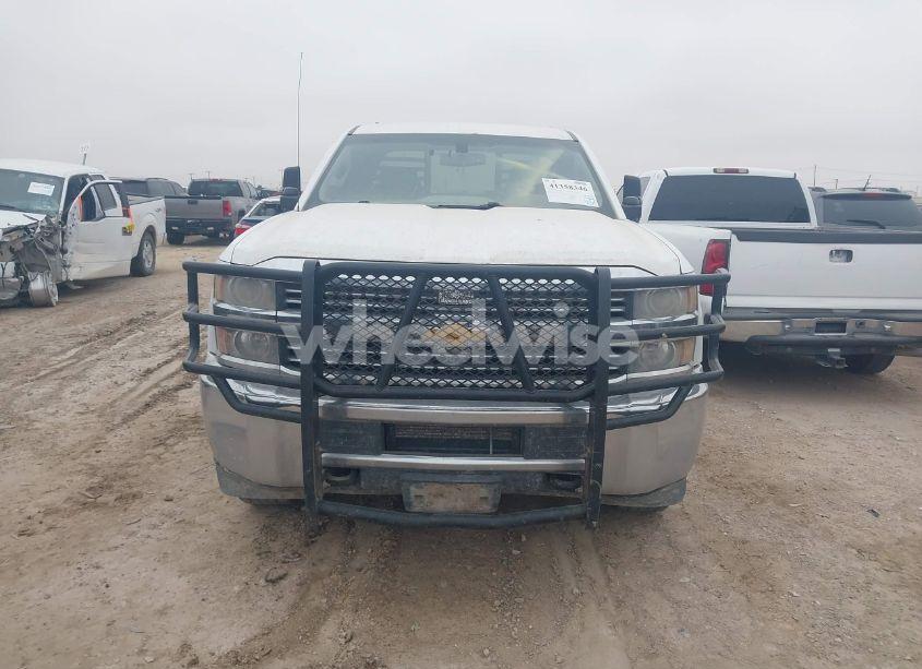 Photo 12 of 2018 Chevrolet Silverado 2500HD WT (VIN 1GC2CUEG3JZ230478)
