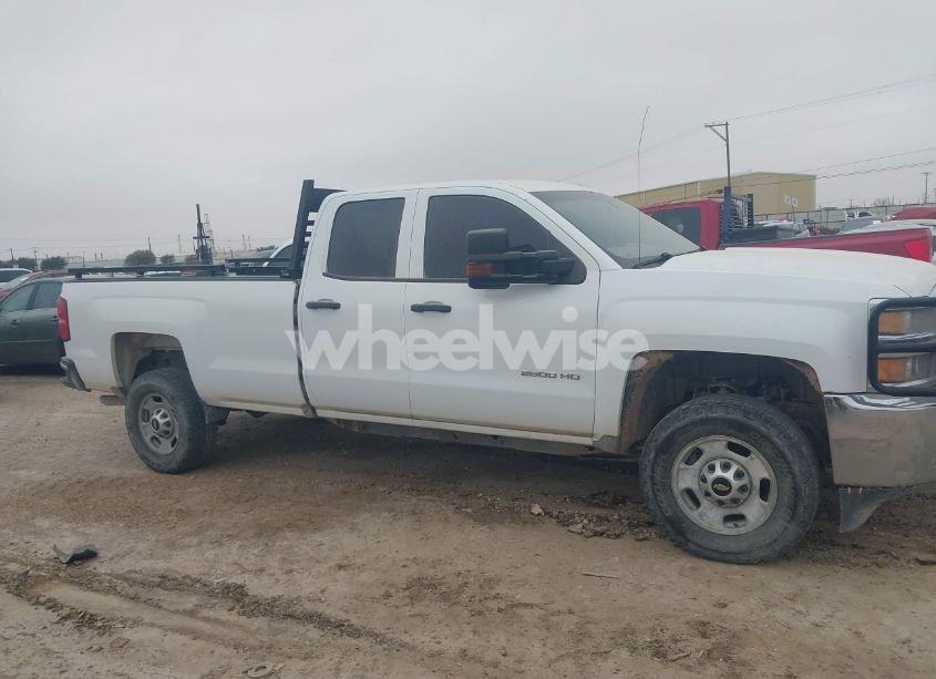 Photo 13 of 2018 Chevrolet Silverado 2500HD WT (VIN 1GC2CUEG3JZ230478)
