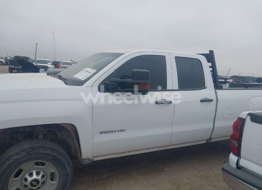 Photo 14 of 2018 Chevrolet Silverado 2500HD WT (VIN 1GC2CUEG3JZ230478)