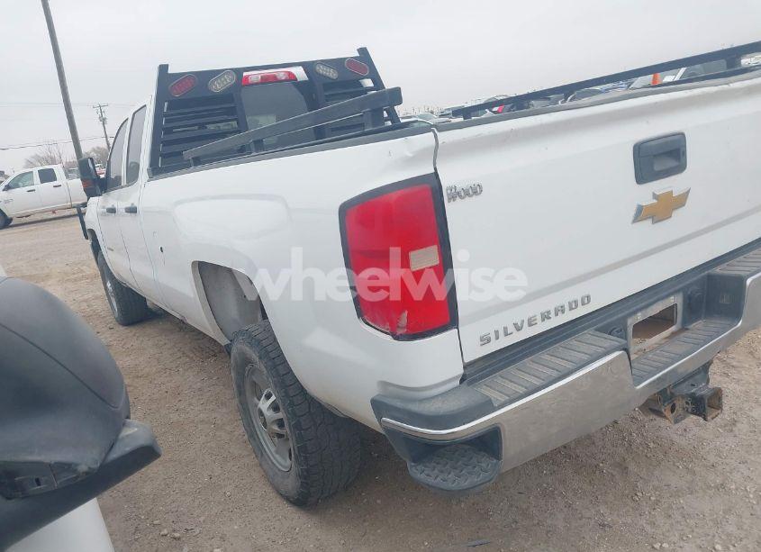 Photo 3 of 2018 Chevrolet Silverado 2500HD WT (VIN 1GC2CUEG3JZ230478)