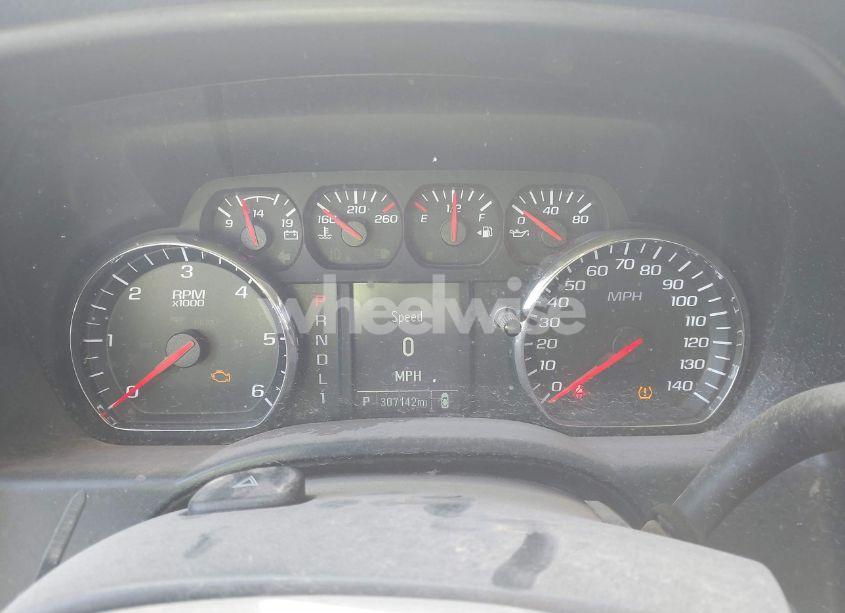 Photo 7 of 2018 Chevrolet Silverado 2500HD WT (VIN 1GC2CUEG3JZ230478)